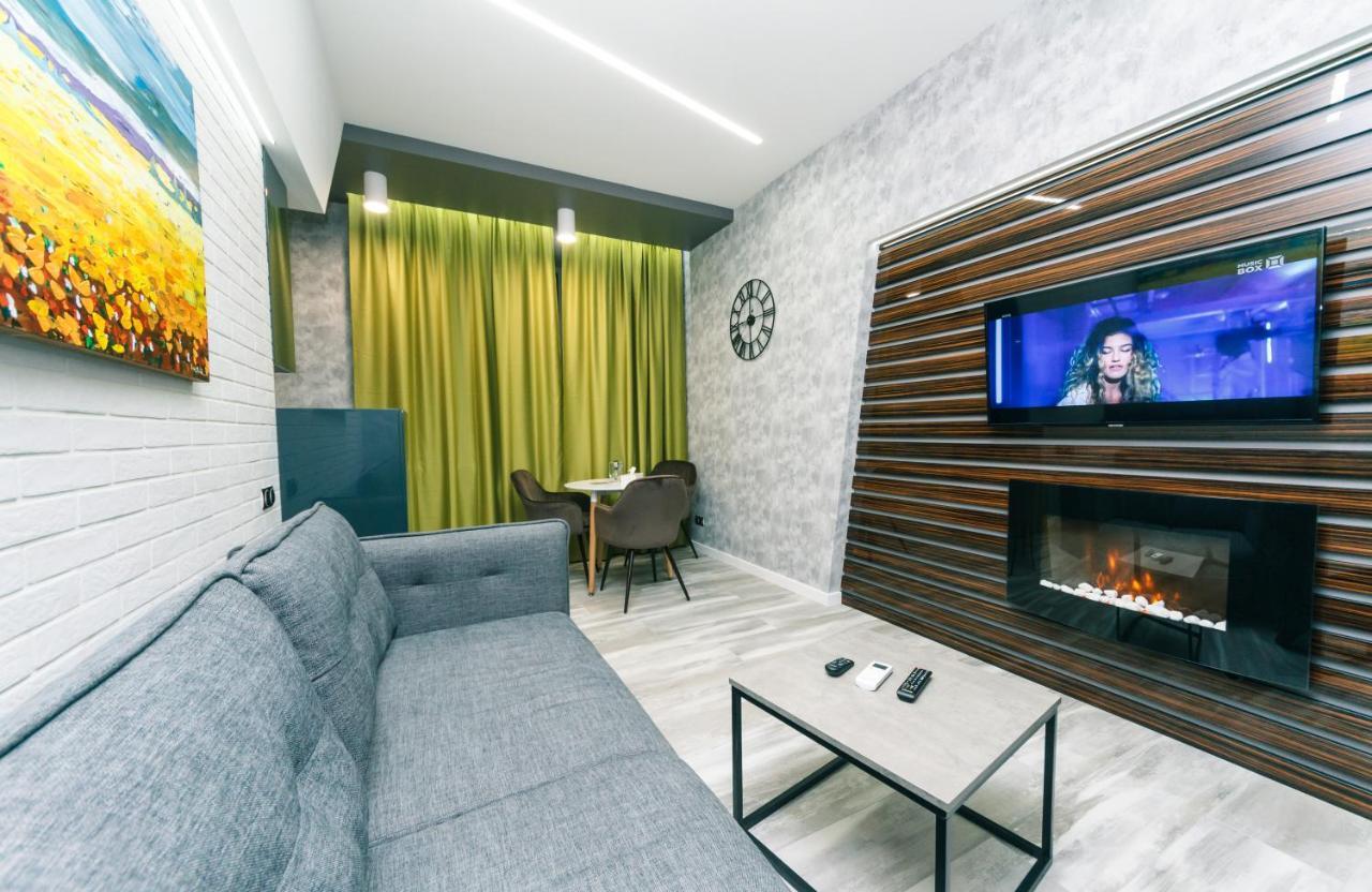 Luxury Apartments Arena Guliver Kiev Bagian luar foto